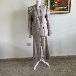 Ann Taylor Tan Two Piece Women’s Suit